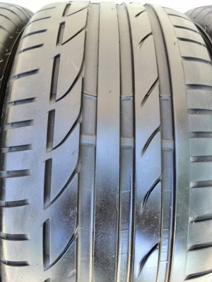 ขายยาง BRIDGESTONE S001(Japan) 255-45-18 ปี13 ดอกสวยมาก เท่ากันทั้งสี่เส้น ไม่มีปะ ชุดละ 7,500 บาท