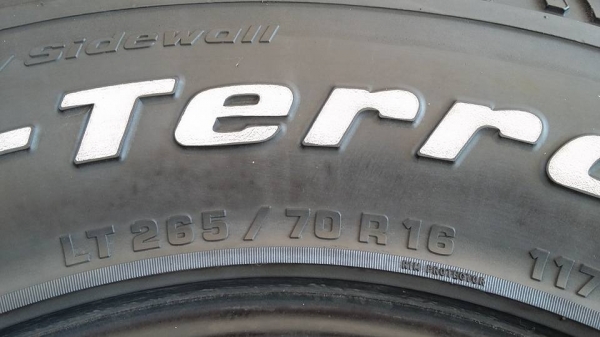 ขายยาง bf 265/70/16 จำนวน 1 ชุดครับ ลองดูเผื่อท่านใดสนใจ