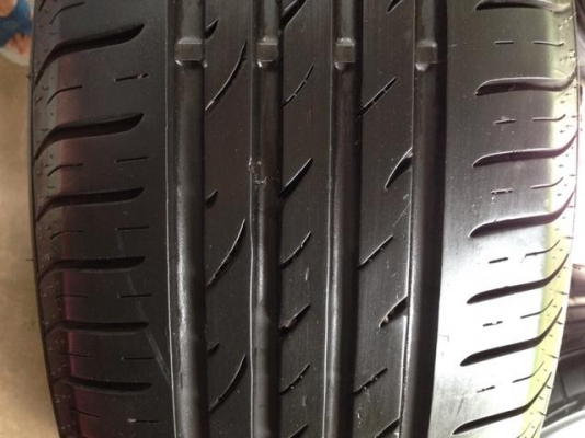 - ขายยาง Roadstone 215/60/16  ปี14