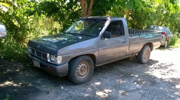 ขายรถกระบะ NISSAN ตอนเดียว ปี 1993/2536 เครื่อง BD25 ฝาแดงมันแน่นไม่หลวม คัสซีมีปะนิดหน่อย มีคอมแอร์ ทะเบียนพร้อมโอนครับ