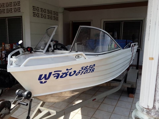 ขายเรืออลู Kimple400. เครื่อง Hondex. 40 hp. มีทริม cmc. มีทะเบียน