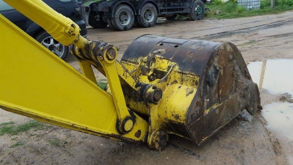 ขาย Komatsu PC200 รุ่น 8 ราคา 1,750,000 ขาย Komatsu PC200 รุ่น 8 ราคา 1,750,000