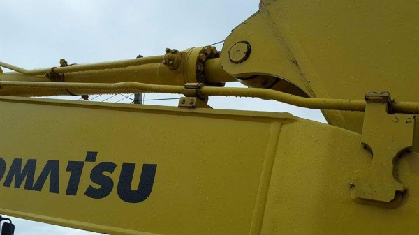 ขาย Komatsu PC200 รุ่น 8 ราคา 1,750,000 ขาย Komatsu PC200 รุ่น 8 ราคา 1,750,000