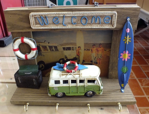 โมเดลฉากการาจ วินเทจแขวนของและใส่รูปได้ในงานแฮนด์เมด