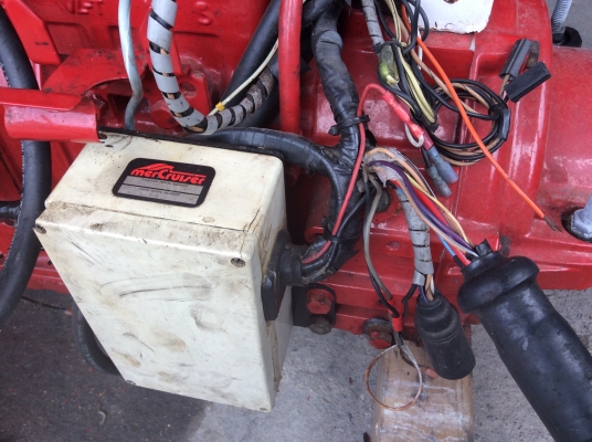 ขายด่วน เครื่องเรือดีเซล 6 สูบ เมอร์คิวเซอร์