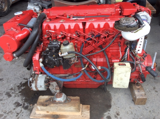 ขายด่วน เครื่องเรือดีเซล 6 สูบ เมอร์คิวเซอร์