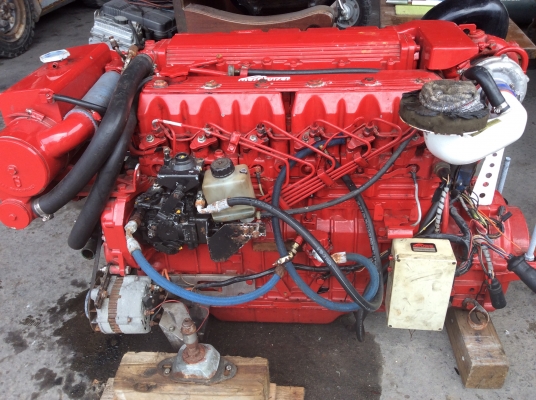 ขายด่วน เครื่องเรือดีเซล 6 สูบ เมอร์คิวเซอร์