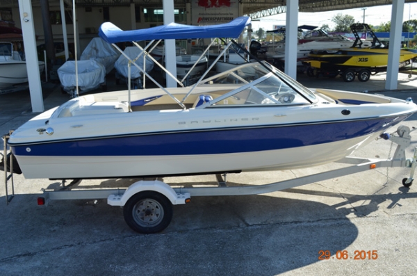 Bayliner 185 Capri 2006 3.0L w/trailer, bimini.