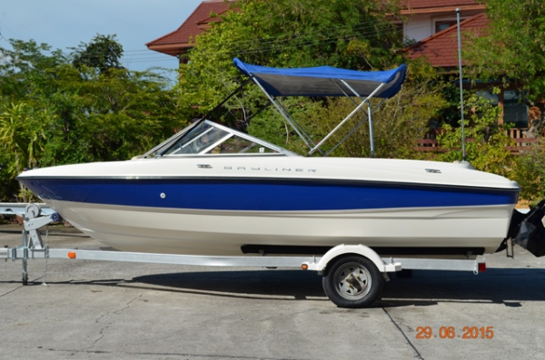 Bayliner 185 Capri 2006 3.0L w/trailer, bimini.