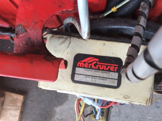 ขายด่วน เครื่องเรือดีเซล 6 สูบ เมอร์คิวเซอร์