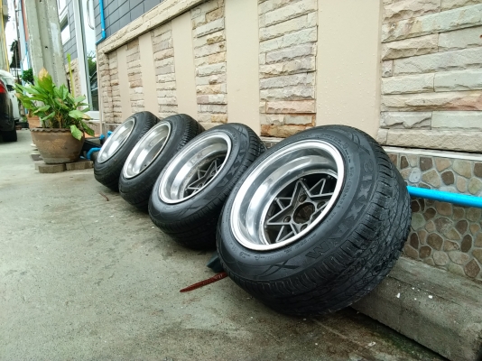 ล้อลายดาว