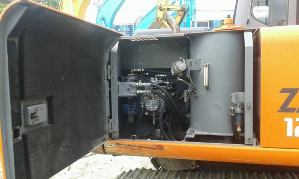 ขายด่วน HITACHI ZX 120  เก่า ญี่ปุ่น มาใหม่    สภาพสวย  พร้อมใช้งาน  ราคากันเอง โทร 089- 3818694  ดวงนภา  เตียวตระกูล