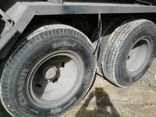 รถฮีโน่ 10 ล้อดั้ม 380 แรงม้า. ปี 55  ( รถวิ่ง 12x,xxx กว่า กม. ) , ( ขายแม่ , ลูก. )     สนใจติดต่อ  081- 6079515