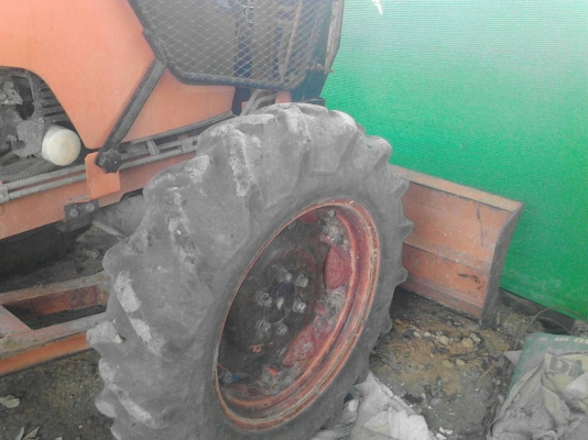 รถไถ KUBOTA  M - 6040. 2 เพลา.     ( รถทำงาน 1,7xx ชม. )      สนใจติดต่อ  081 - 6079515