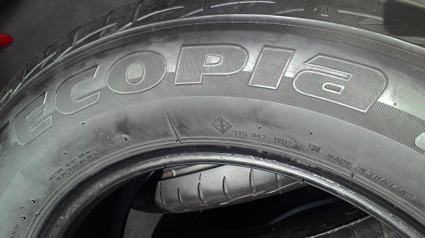 195/65R15 BRIDGESTONE ECOPIA EP200 ชุด 4 เส้น tel.081-427-3941 195/65R15 BRIDGESTONE ECOPIA EP200 ชุด 4 เส้น tel.081-427-3941
