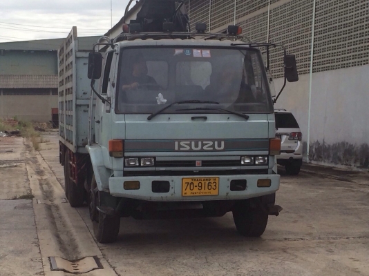 ขายรถ10ล้อเครื่อง195แรง1เพลารถห้าง ติดเครนคีบเหล็ก