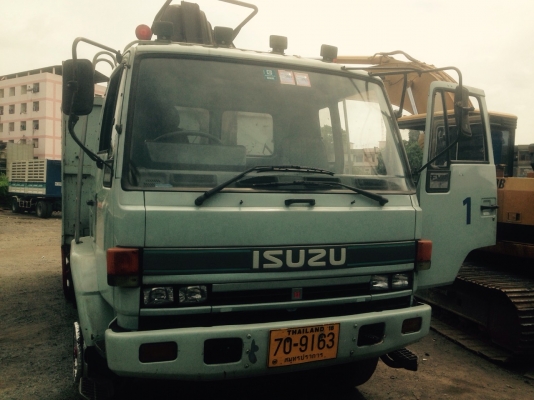 ขายรถ10ล้อเครื่อง195แรง1เพลารถห้าง ติดเครนคีบเหล็ก