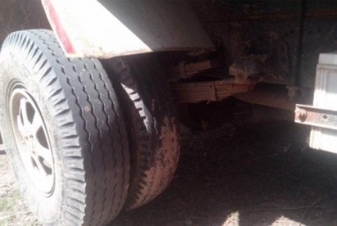 ISUZU DECA 195 HP 6HE1 หกล้อดั๊มพ์ กระบะดั๊มพ์เหล็ก 5 ตันความยาว 3.60 เมตรสวยสภาพดีพร้อมบรรทุกหนักได้เลยครับ เครื่องแรงดีไม่เยิ้ม ภายในเก๋งคอนโซลสวยครบ แอร์เย็น พวงมาลัยเพาเวอร์ ระบบเบรคทริ๊ปฟี้ครบครัน ช่วงล่างแน่นดีคัชซีสวย ยาง 8.25 ขอบ 16 สภาพดีประมาณ 6