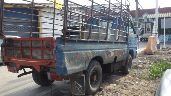 สี่ล้อกลาง TLD