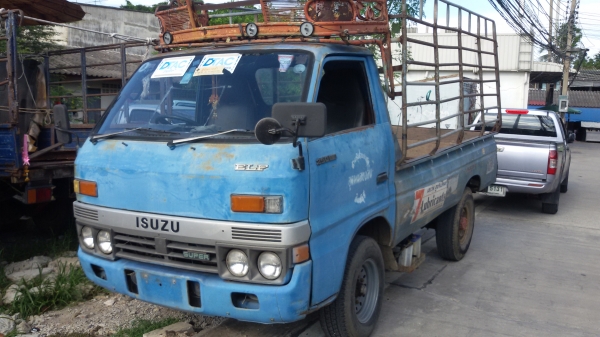 สี่ล้อกลาง TLD