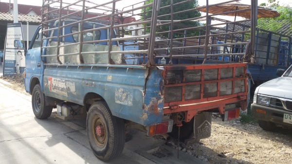 สี่ล้อกลาง TLD