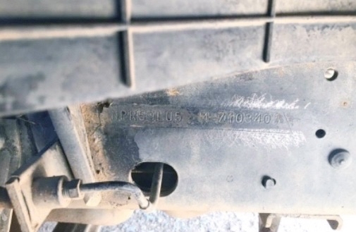 ISUZU NPR 115 HP 4BD1 ปี 35 รถบรรทุกหกล้อ แก้มเหลือง กระบะคอกเหล็กความยาว 4.30 เมตรสภาพดีมากครับพร้อมบรรทุกหนักได้เลย เครื่องยนต์แน่นดีแรงดีไม่เยิ้ม ภายในเก๋งคอนโซลสวยครบ พวงมาลัยธรรมดา เกียร์สั้น ช่วงล่างใหญ่คัชซีสวยเดิมไม่มีแตกบวม ยาง 7.50 ขอบ 16 สภาพดี