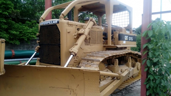 ต้องการขายรถแทรกเตอร์ D7G ครับ