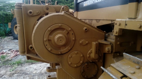 ต้องการขายรถแทรกเตอร์ D7G ครับ