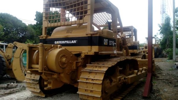 ต้องการขายรถแทรกเตอร์ D7G ครับ