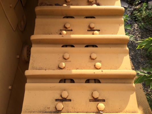 ต้องการขายรถแทรกเตอร์ D10 ครับ ต้องการขายรถแทรกเตอร์ D10 ครับ