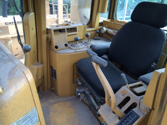 ต้องการขายรถแทรกเตอร์ D10 ครับ ต้องการขายรถแทรกเตอร์ D10 ครับ