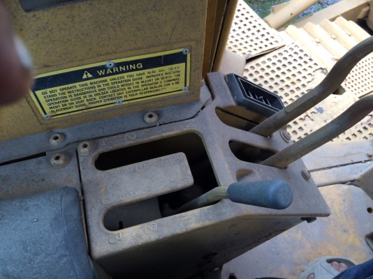 ต้องการขายรถแทรกเตอร์ D10 ครับ