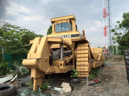 ต้องการขายรถแทรกเตอร์ D10 ครับ ต้องการขายรถแทรกเตอร์ D10 ครับ