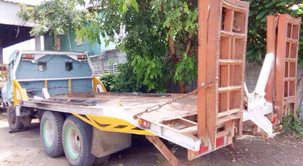 ISUZU TX 175 HP 6BG1 รถหัวยาวสิบล้อเพลาเดียว เทรลเลอร์ท้ายลาดมีหางพับไฮดรอลิกส์ขึ้นรถเกี่ยวข้าวและรถแบ็คโฮร PC 120 ได้เลยครับ เครื่องยนต์ 175 แรงมีใบคุมครบพร้อมแจ้งลงเล่ม เกียร์ร็อกแล้วครับ ภายในเก๋งคอนโซลสวยครบ พวงมาลัยเพาเวอร์ ช่วงล่างเพลาเดียวของมิตซูบ