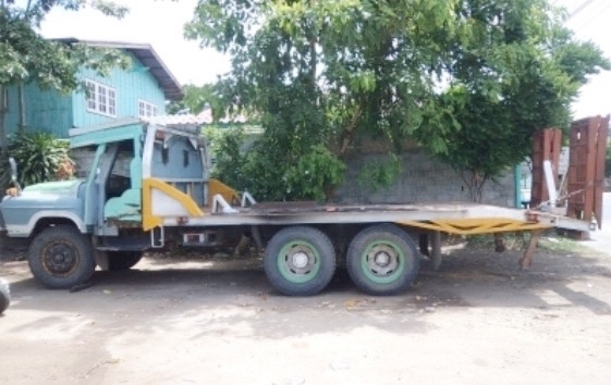 ISUZU TX 175 HP 6BG1 รถหัวยาวสิบล้อเพลาเดียว เทรลเลอร์ท้ายลาดมีหางพับไฮดรอลิกส์ขึ้นรถเกี่ยวข้าวและรถแบ็คโฮร PC 120 ได้เลยครับ เครื่องยนต์ 175 แรงมีใบคุมครบพร้อมแจ้งลงเล่ม เกียร์ร็อกแล้วครับ ภายในเก๋งคอนโซลสวยครบ พวงมาลัยเพาเวอร์ ช่วงล่างเพลาเดียวของมิตซูบ