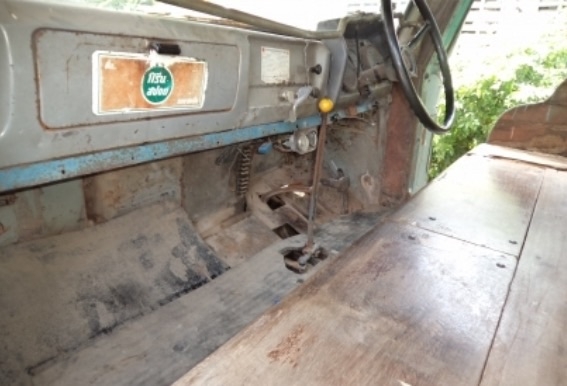 ISUZU TX 175 HP 6BG1 รถหัวยาวสิบล้อเพลาเดียว เทรลเลอร์ท้ายลาดมีหางพับไฮดรอลิกส์ขึ้นรถเกี่ยวข้าวและรถแบ็คโฮร PC 120 ได้เลยครับ เครื่องยนต์ 175 แรงมีใบคุมครบพร้อมแจ้งลงเล่ม เกียร์ร็อกแล้วครับ ภายในเก๋งคอนโซลสวยครบ พวงมาลัยเพาเวอร์ ช่วงล่างเพลาเดียวของมิตซูบ