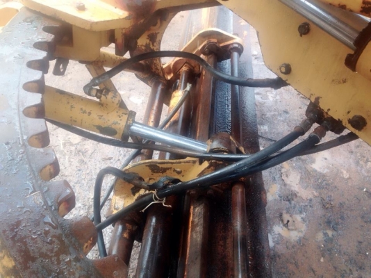 **2,600,000 บ.ต่อรอง/// เกรดเดอร์ ใบ14ฟุต CAT *5MD* 140G **ขาย GRADER CAT-140G *5MD* รถเกรดเดอร์ ใบมีด 14ฟุต เอวแข็ง สภาพสวยๆ MOTOR GRADER CATERPILLA *5MD* 140G ปี1994 ซีเรียลสูง S/N.*5MD03168* เครื่องเดิม ปั้มเดิม เครื่องCAT3306-Turbo 6สูบ 150HP เครื่องด