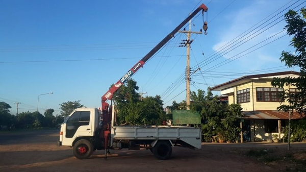 ขาย6ล้อ เครนUNIC3 ตัน 3ปอก สภาพสวยเดิมทำงานเร็ว อีซูซุ110แรง แอร์เย็น พ.เพาเวอร์ ยางดี ทะเบียนเต็ม เอสารเล่มทะเบียนพร้อมโอน แชชซีสวย