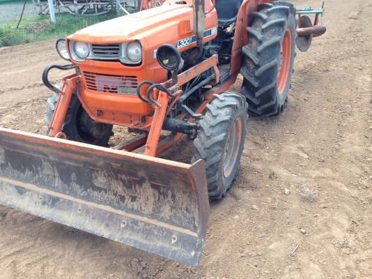 ขาย KUBOTA L3001-4x4 -2 เพลา (ราคา 125,0000 บาท) (ภาพวีดีโอ) เครื่องดี 4 สูบ ยางสภาพ90\% หน้า-หลัง ใ