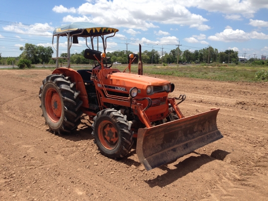 ขาย KUBOTA L3001-4x4 -2 เพลา (ราคา 125,0000 บาท) (ภาพวีดีโอ) เครื่องดี 4 สูบ ยางสภาพ90\% หน้า-หลัง ใ