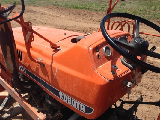 ขาย KUBOTA L3001-4x4 -2 เพลา (ราคา 125,0000 บาท) (ภาพวีดีโอ) เครื่องดี 4 สูบ ยางสภาพ90\% หน้า-หลัง ใ