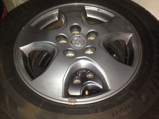 ขายล้อแม็ก VIGO CHAMP 16 สีกัลเงา พร้อมยาง bridgestone 215/65/16 ปี 14