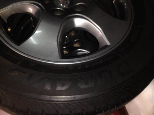 ขายล้อแม็ก VIGO CHAMP 16 สีกัลเงา พร้อมยาง bridgestone 215/65/16 ปี 14