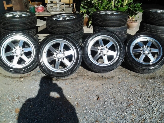 รายละเอียด    ล้อขอบ17หกรูพร้อมยางขาย7000บาทยี้ห้อwheels