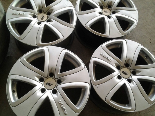 ล้อขอบ18ห้ารู114ไม่มียางยี้ห้อufoล้อนอกขาย5000บาท