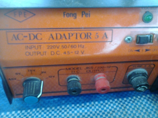 เครื่องแปลงไฟ220 โวลต์ เป็น 12 V