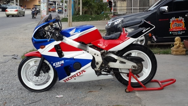 วุฒิ นนบุรี ขาย CBR400cc. แฟริ่งเดิมๆทะเบียนแท้พร้อมโอนรถเครื่องดีพร้อมใช้ วุฒิ นนบุรี ขาย CBR400cc. แฟริ่งเดิมๆทะเบียนแท้พร้อมโอนรถเครื่องดีพร้อมใช้