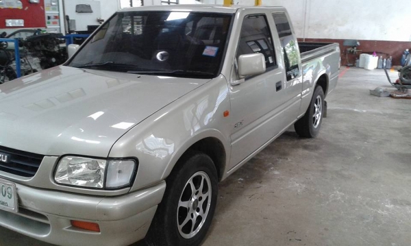 ขายอีซูซุ ดราก้อนปี 98 เครื่อง 2800 เทอร์โบ เกียรออโต้แท้โรงงาน