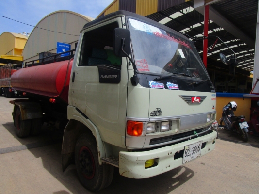 ขายรถบรรทุกของเหลว