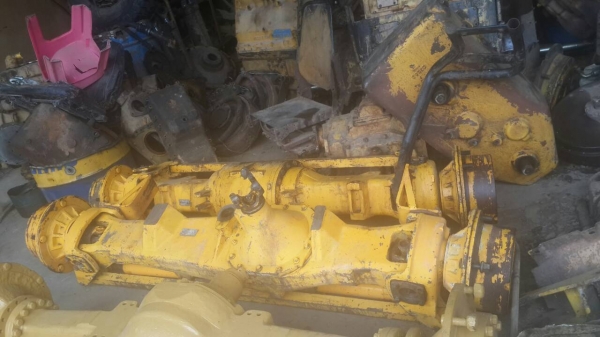 ขายอะไหล่ตักหน้าขุดหลัง JCB